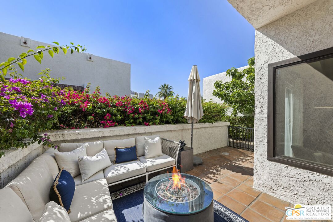 415 Rio Vista Drive Palm Springs, CA 92262 - Photo 2 of 33