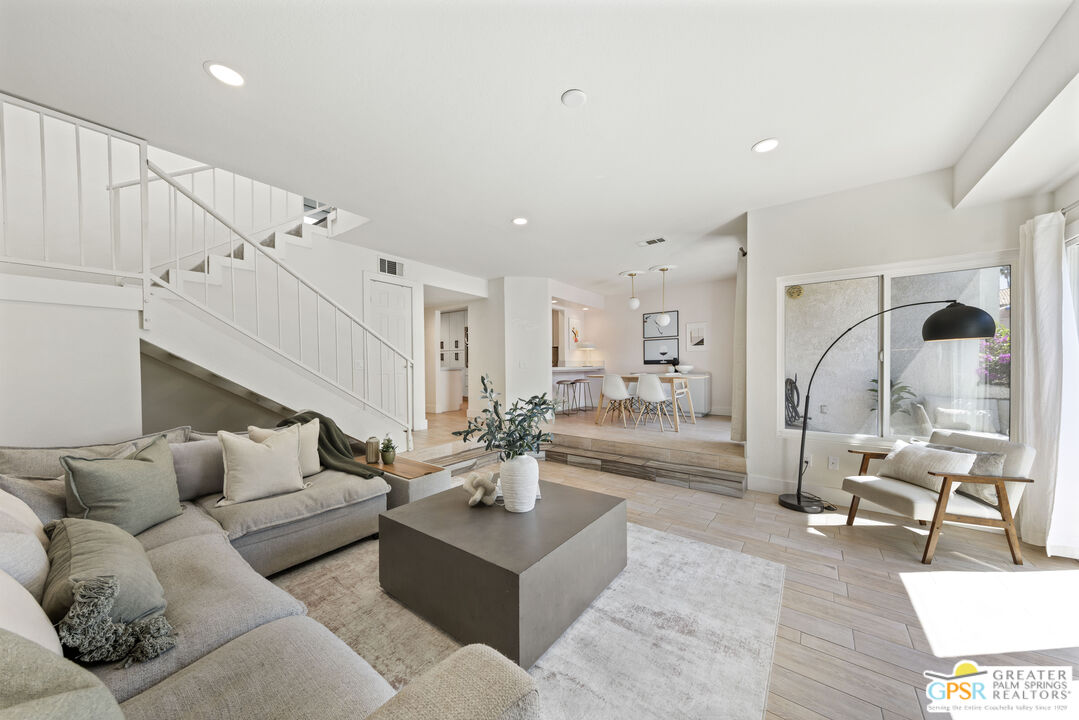 415 Rio Vista Drive Palm Springs, CA 92262 - Photo 4 of 33