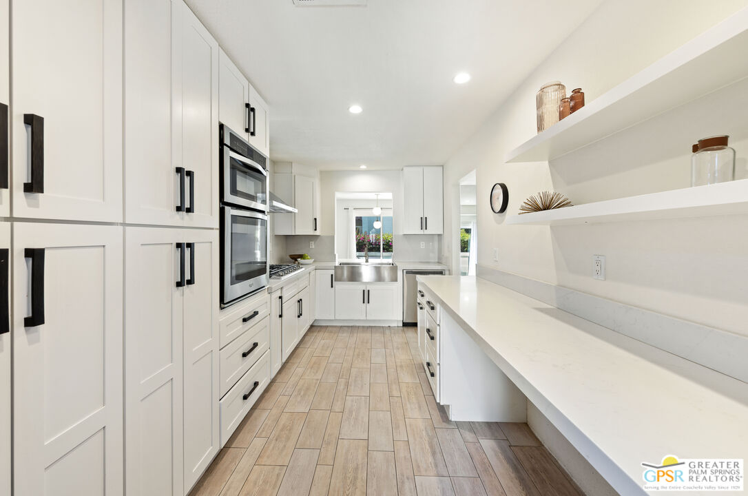 415 Rio Vista Drive Palm Springs, CA 92262 - Photo 8 of 33