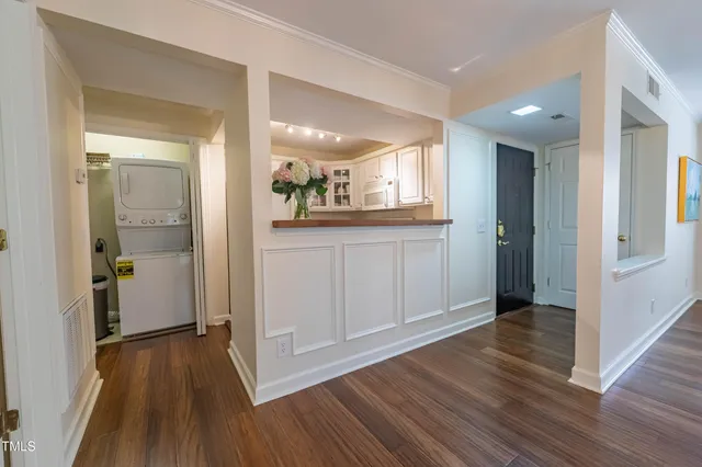 $300,000 | 1211 Westview Lane, Unit 201, Raleigh, NC 27605