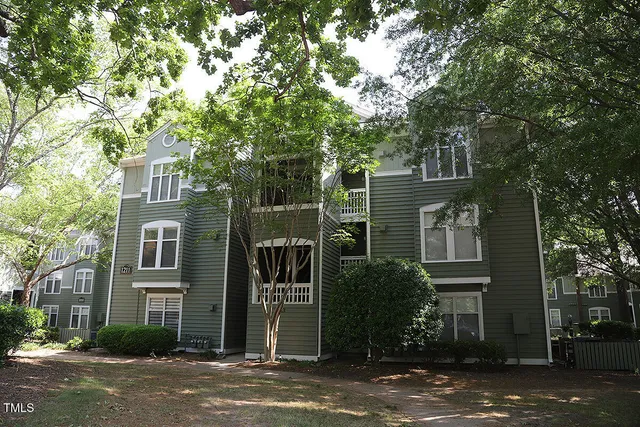 $300,000 | 1211 Westview Lane, Unit 201, Raleigh, NC 27605
