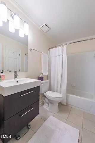 $300,000 | 1211 Westview Lane, Unit 201, Raleigh, NC 27605