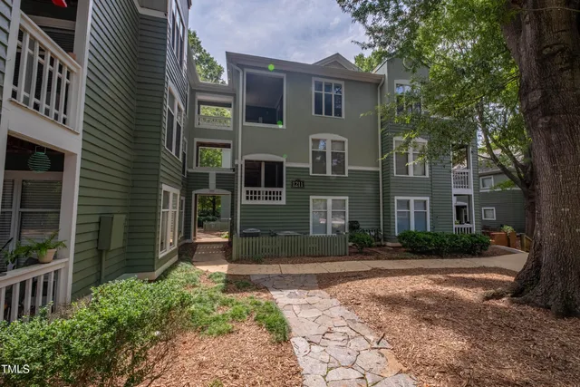 $300,000 | 1211 Westview Lane, Unit 201, Raleigh, NC 27605