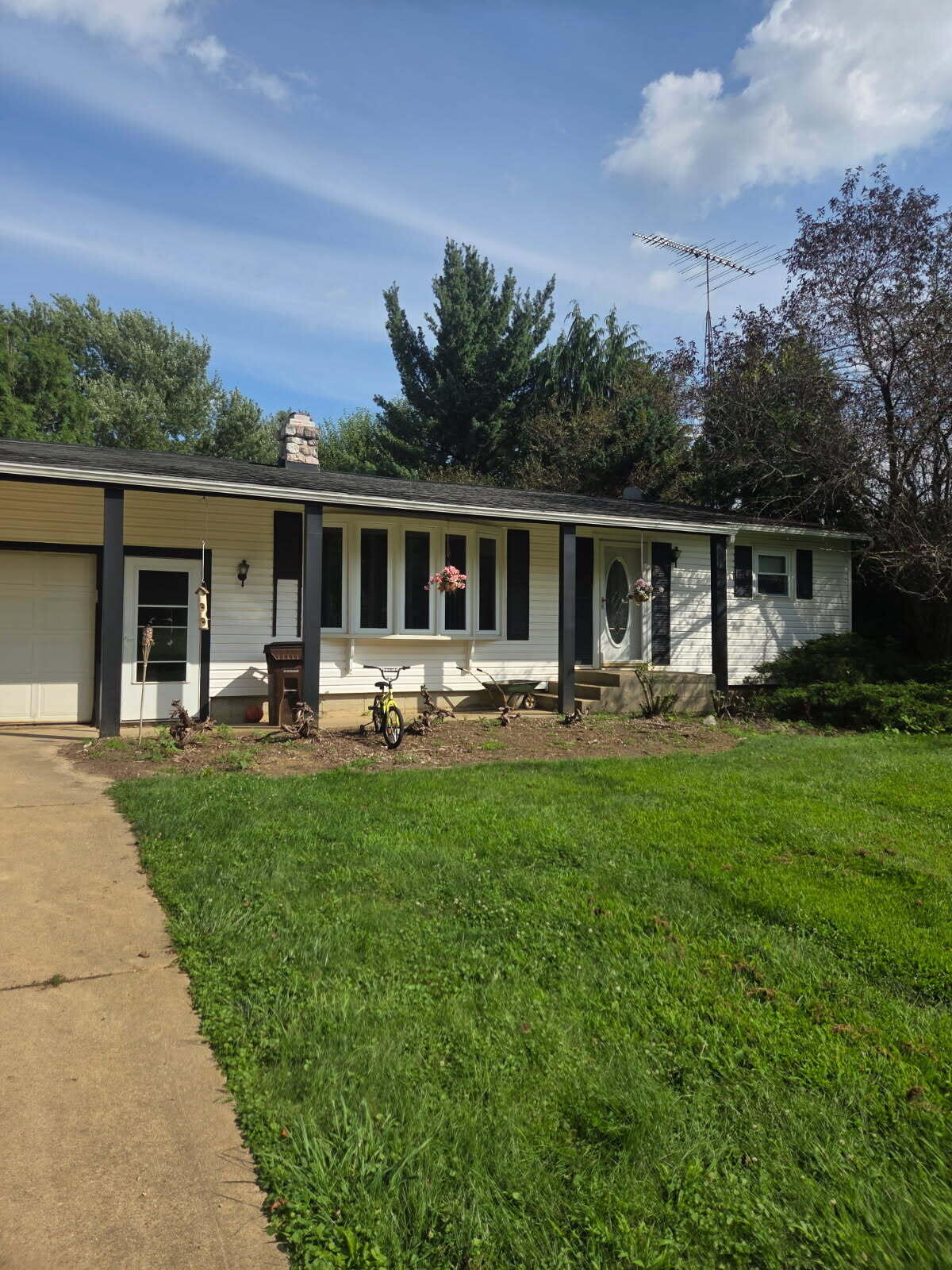 7305 Eckert-photo