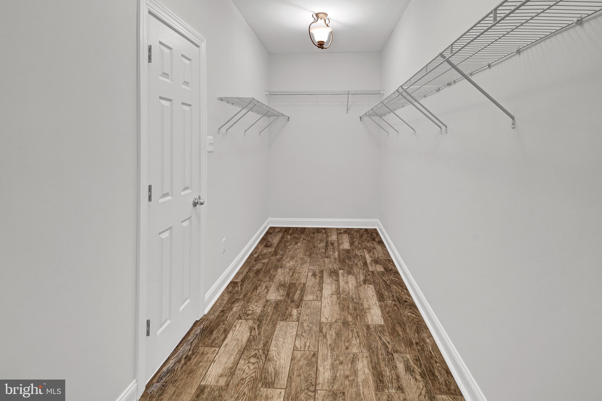 10915 Fingerboard Road Monrovia, MD 21770 - Photo 20 of 27 Large Primary closet