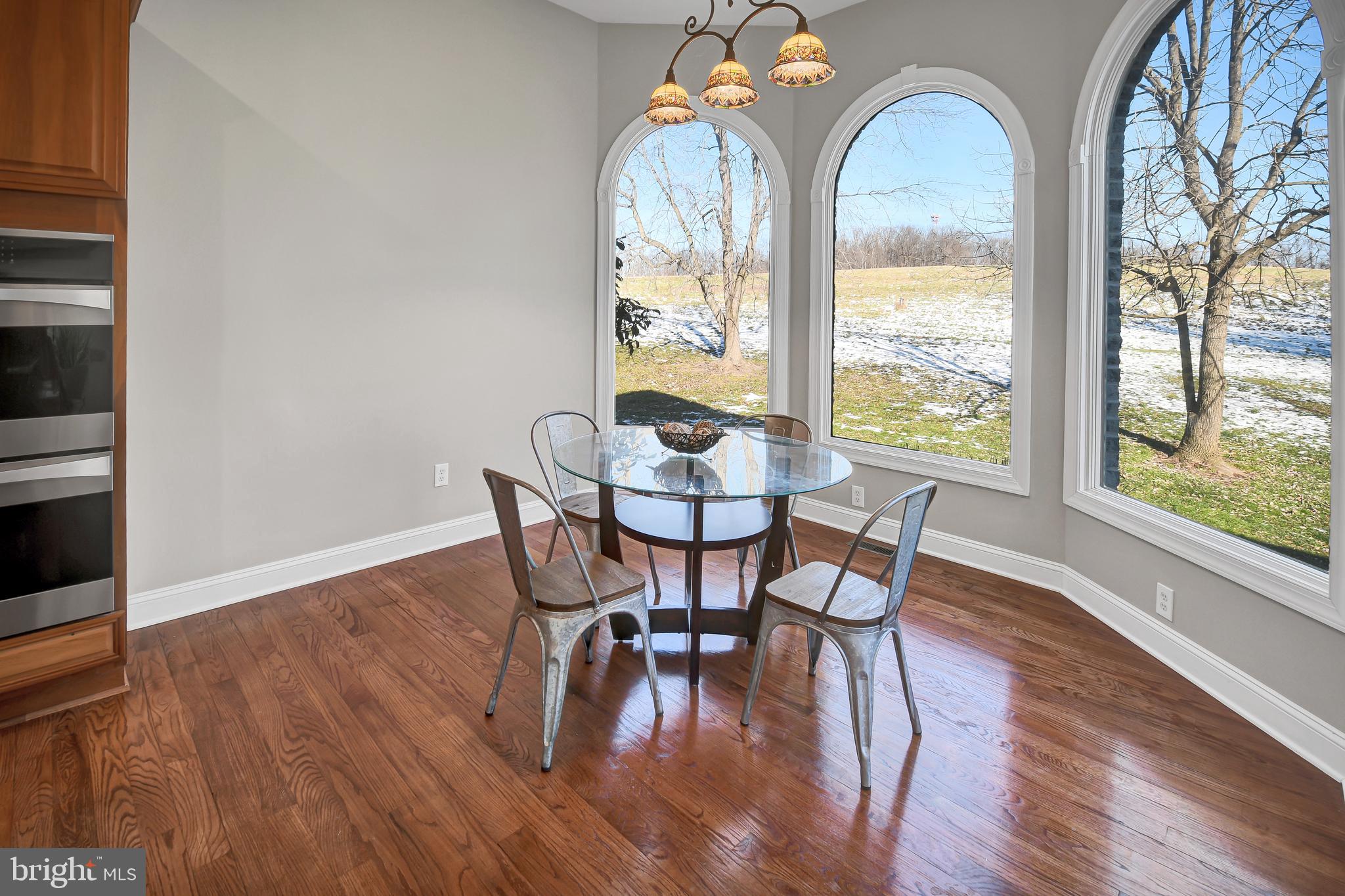 10915 Fingerboard Road Monrovia, MD 21770 - Photo 9 of 27 Eat-in gourmet kitchen