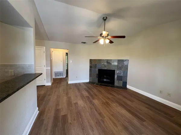 $1,200 | 10616 Mellow Meadow Drive, Unit 43B, Austin, TX 78750