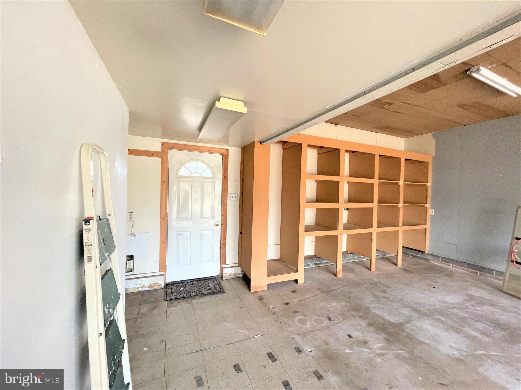 29 Georgia Road Pennsville, NJ 08070 - Photo 27 of 29 an empty room with windows