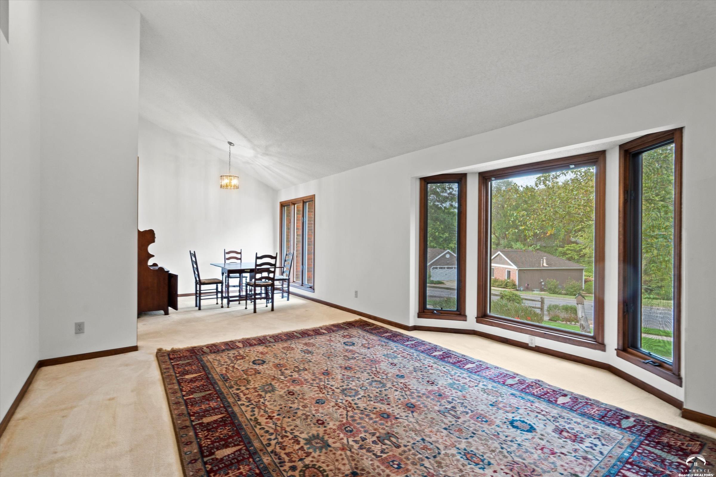 2609 Westdale Road Lawrence, KS 66049 - Photo 11 of 41