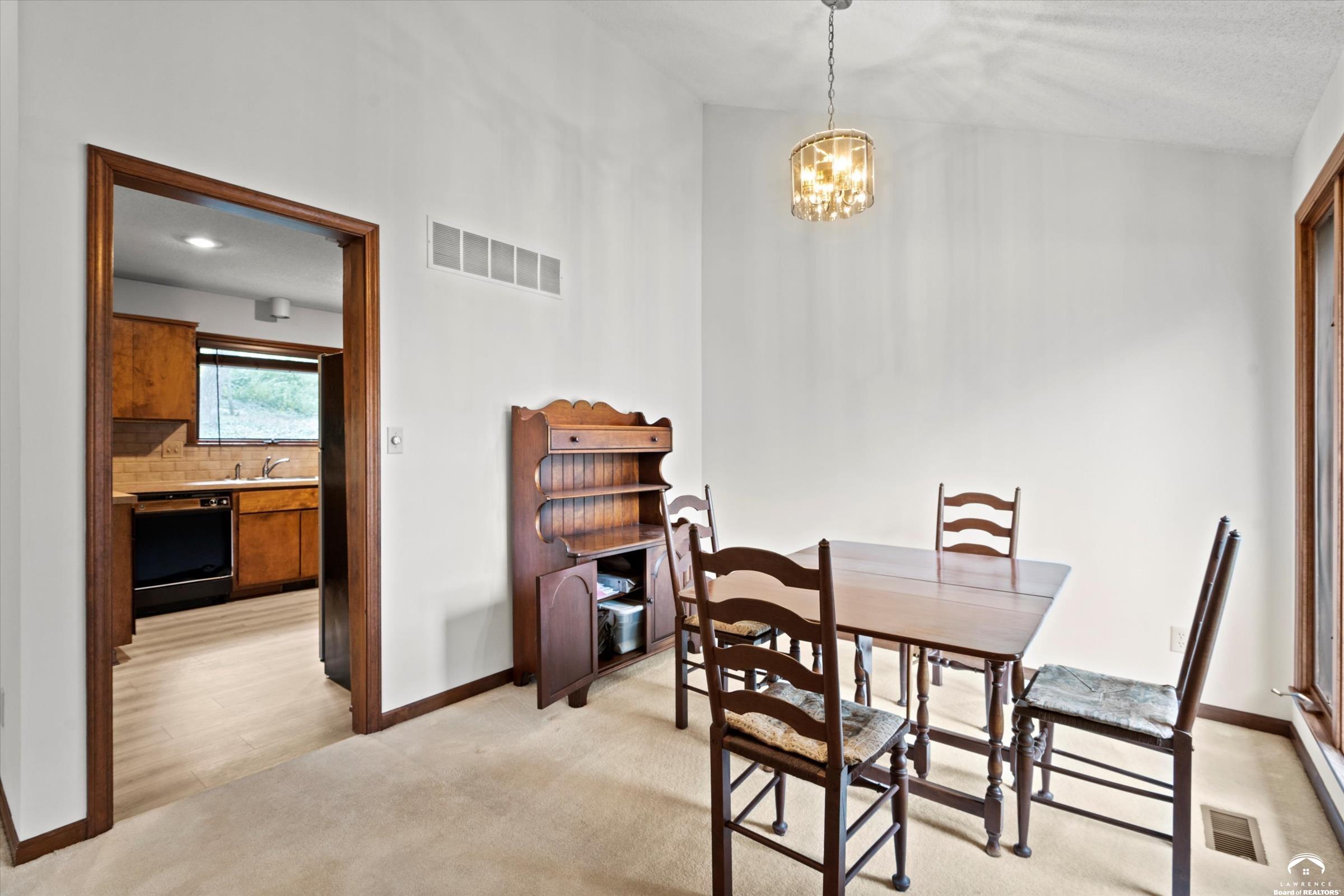 2609 Westdale Road Lawrence, KS 66049 - Photo 17 of 41