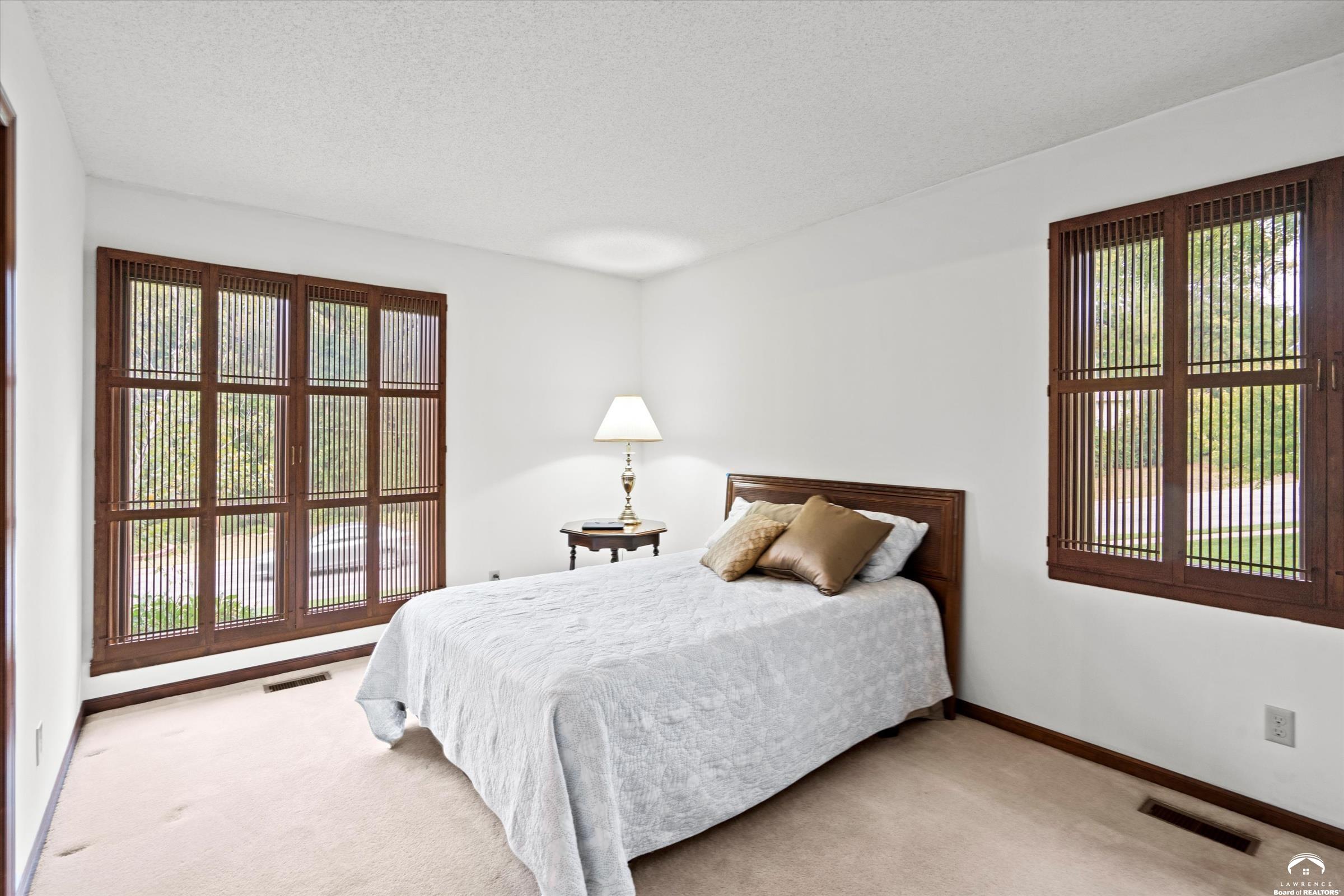 2609 Westdale Road Lawrence, KS 66049 - Photo 24 of 41