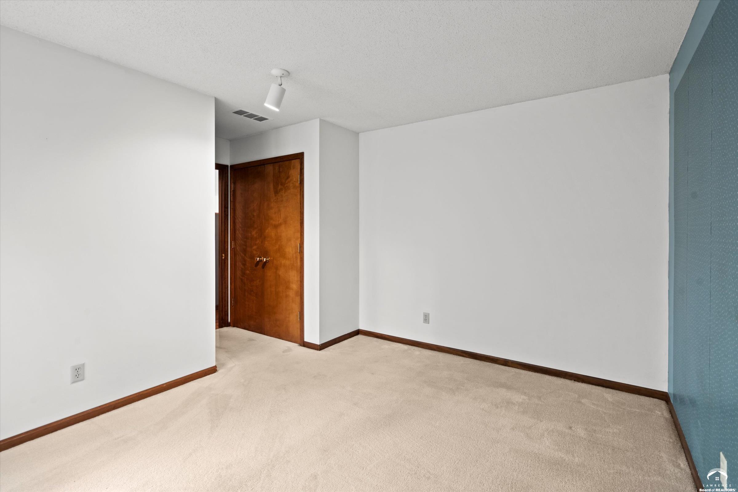 2609 Westdale Road Lawrence, KS 66049 - Photo 31 of 41