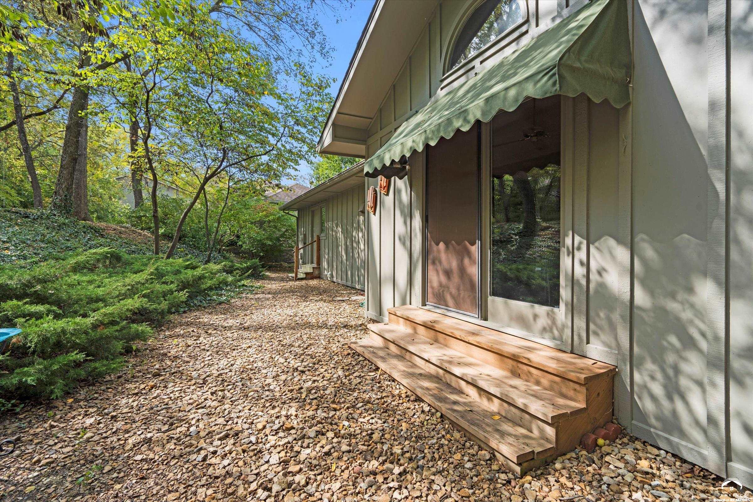 2609 Westdale Road Lawrence, KS 66049 - Photo 32 of 41