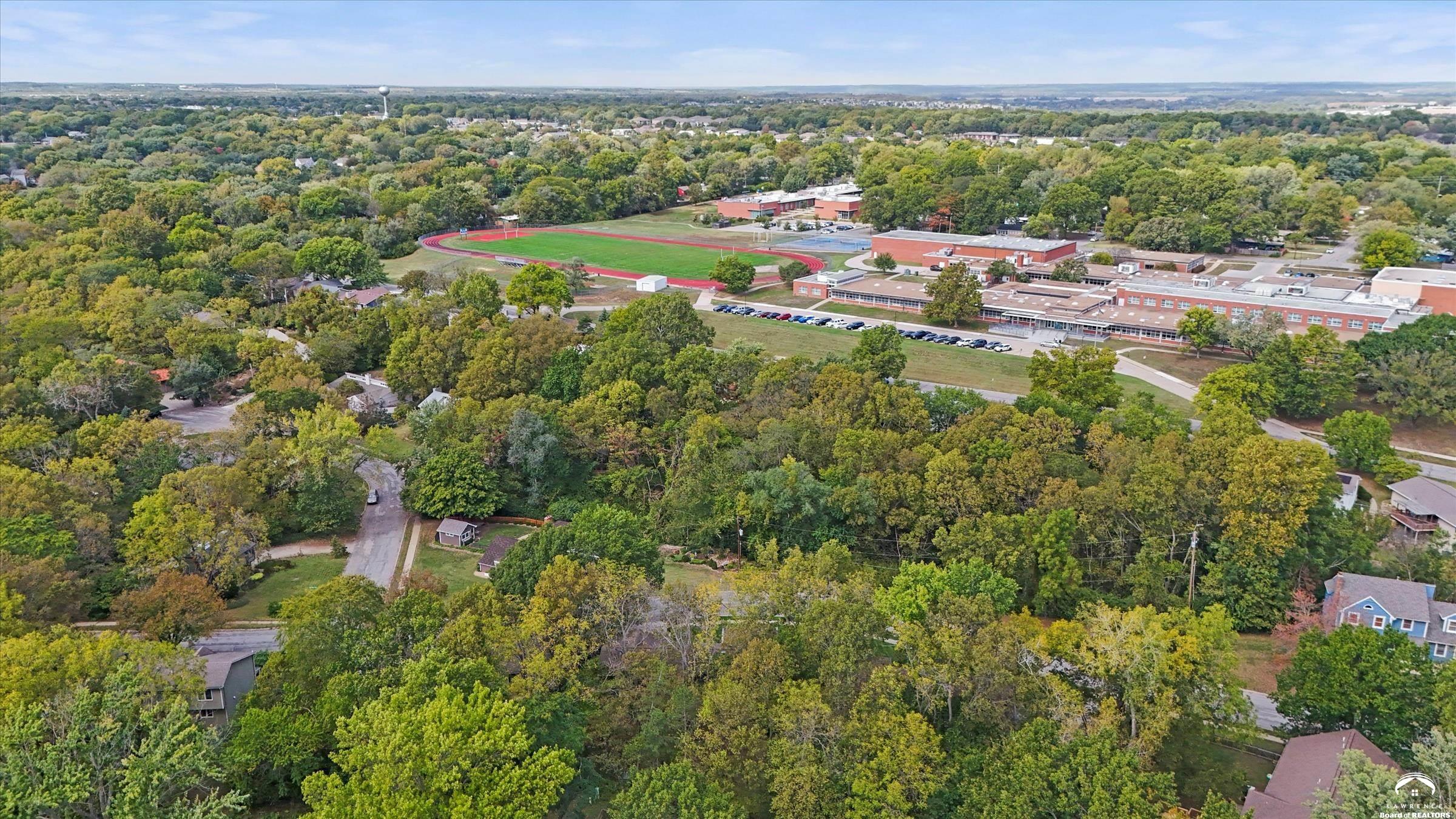 2609 Westdale Road Lawrence, KS 66049 - Photo 39 of 41