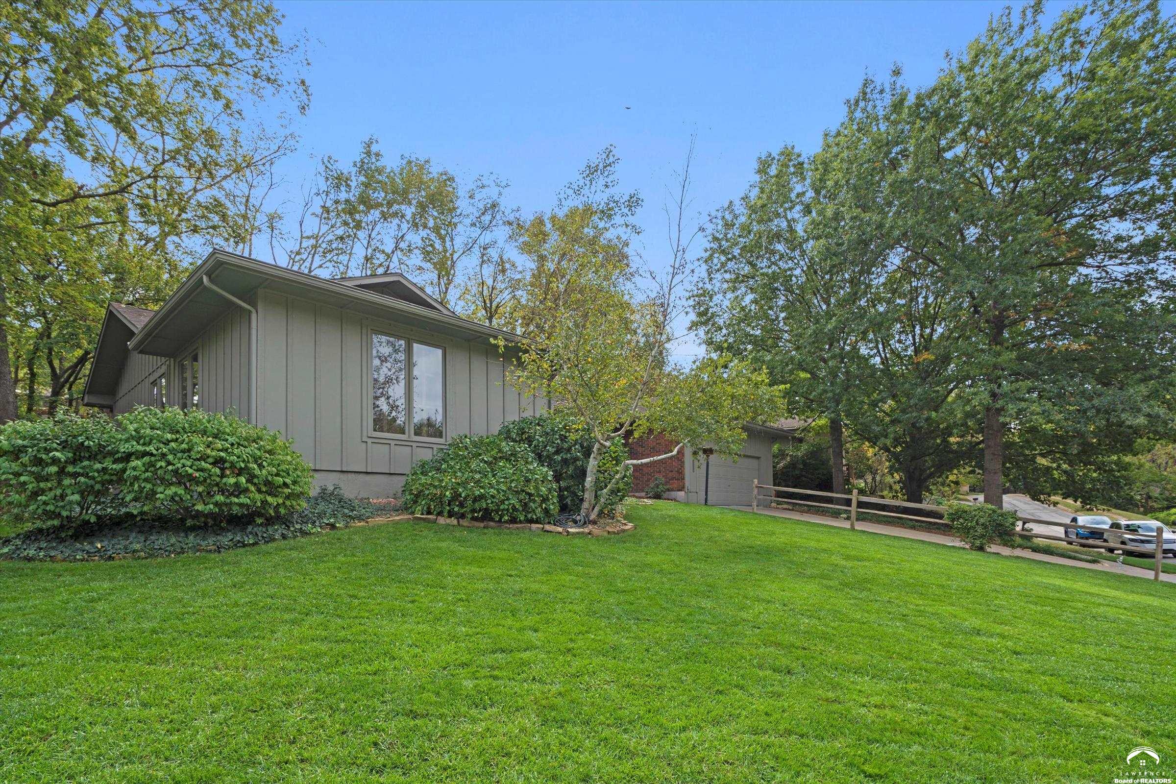 2609 Westdale Road Lawrence, KS 66049 - Photo 4 of 41