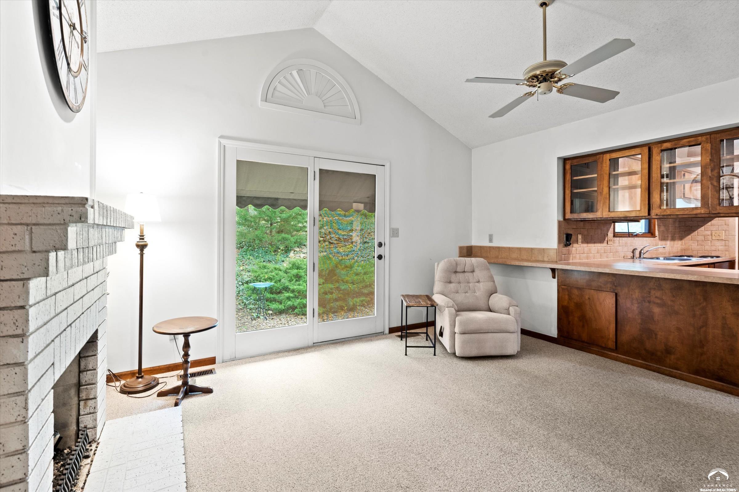 2609 Westdale Road Lawrence, KS 66049 - Photo 5 of 41