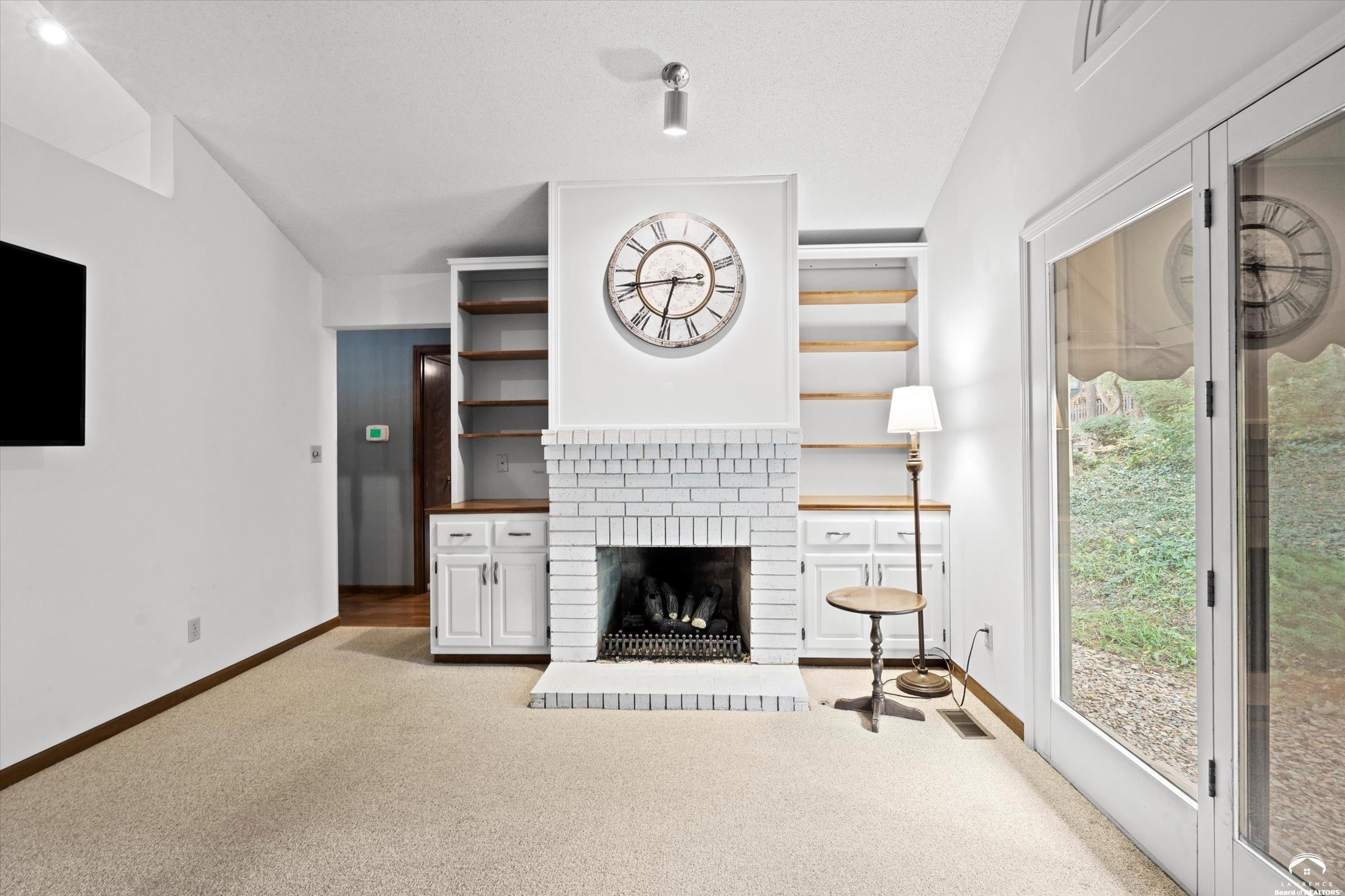 2609 Westdale Road Lawrence, KS 66049 - Photo 6 of 41