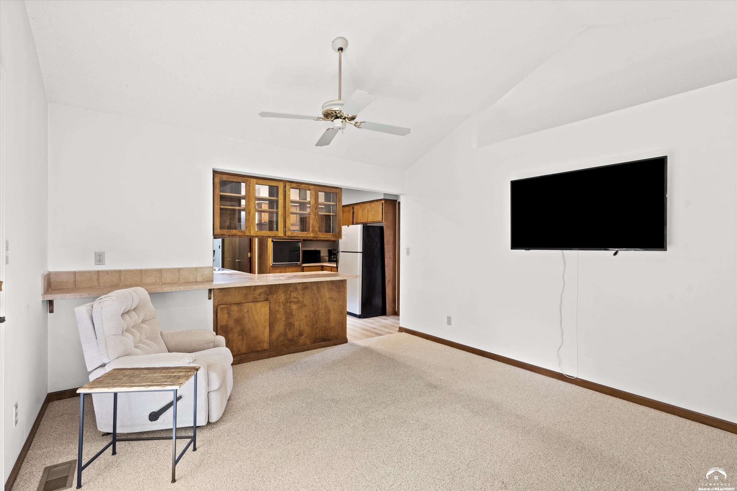 2609 Westdale Road Lawrence, KS 66049 - Photo 8 of 41