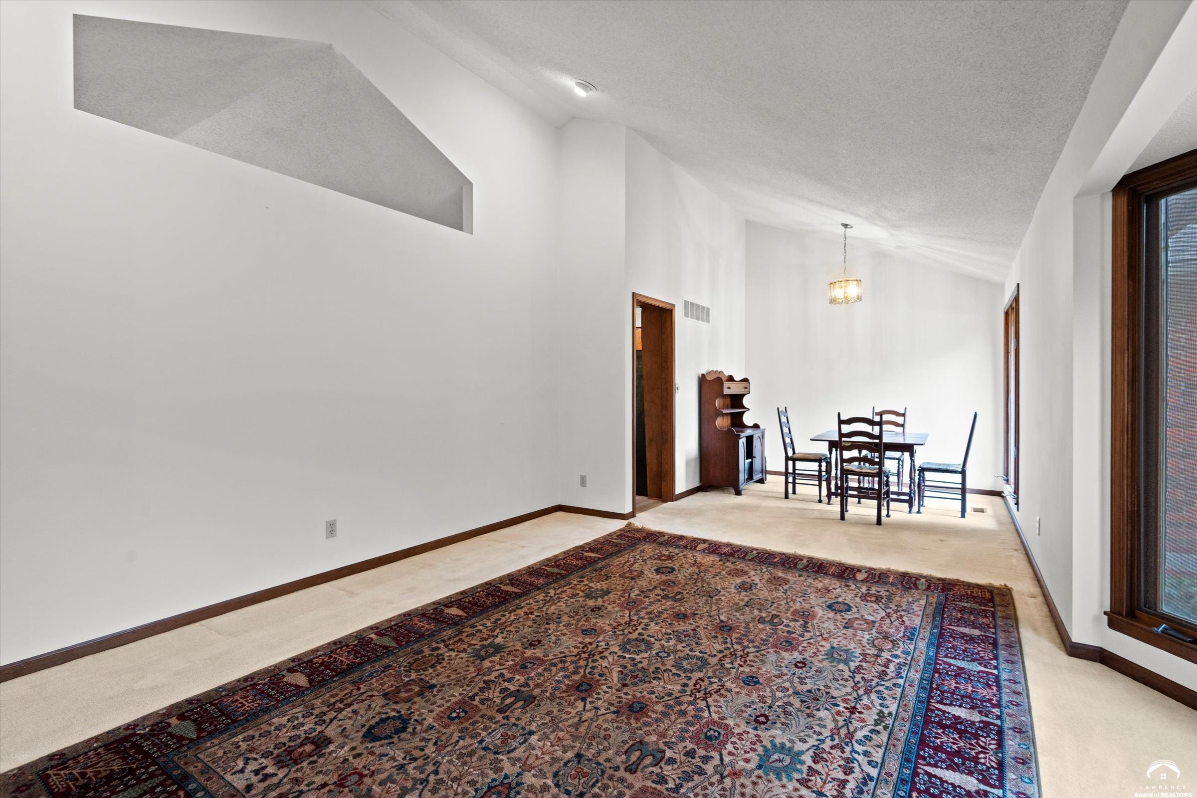 2609 Westdale Road Lawrence, KS 66049 - Photo 9 of 41