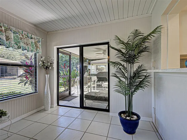 a view of a livingroom with furniture