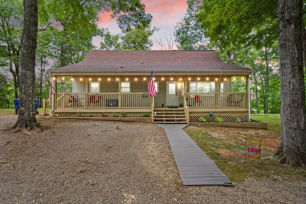 $389,900 | 1060 Stone Gate Drive, Burnside, KY 42519