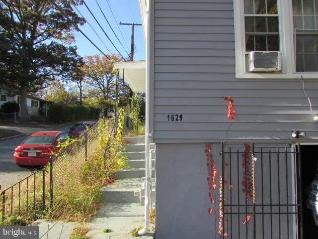 $292,000 | 1629 Quarter Avenue, Capitol Heights, MD 20743