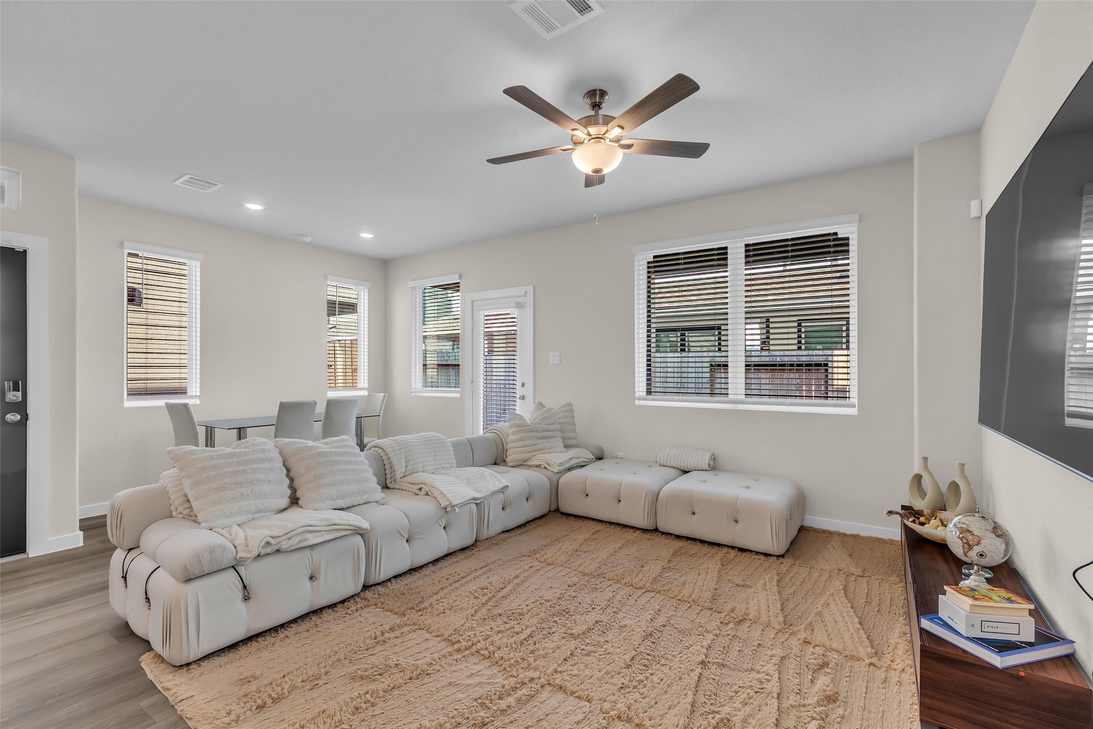 3109 Boulder Rnch Drive Houston, TX 77063 - Photo 2 of 15 a living room with furniture and windows