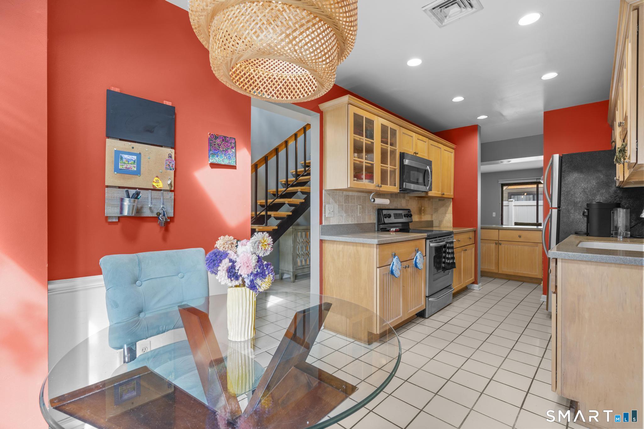 27 Lindstrom Road, Unit 7C Stamford, CT 06902 - Photo 3 of 40 Gallery Image 3