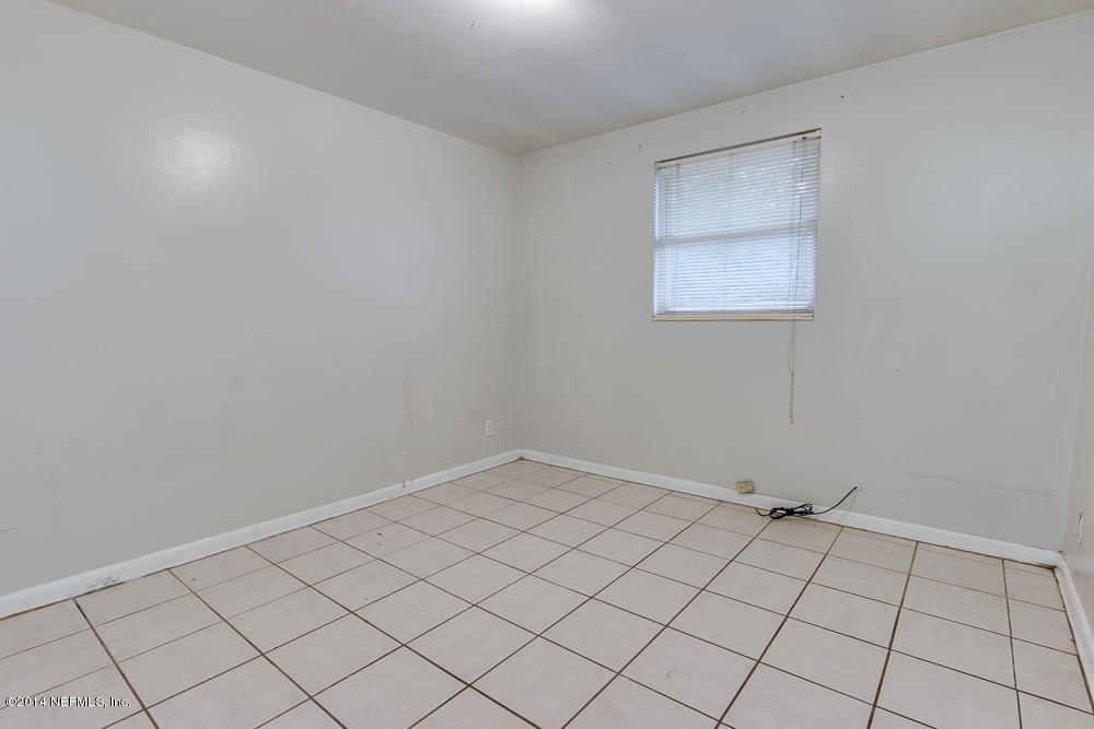 5913 Tampico Road Jacksonville, FL 32244 - Photo 12 of 25 9
