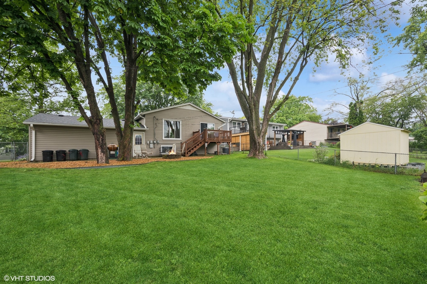 109 Chestnut Lane Wheeling, IL 60090 - Photo 18 of 21