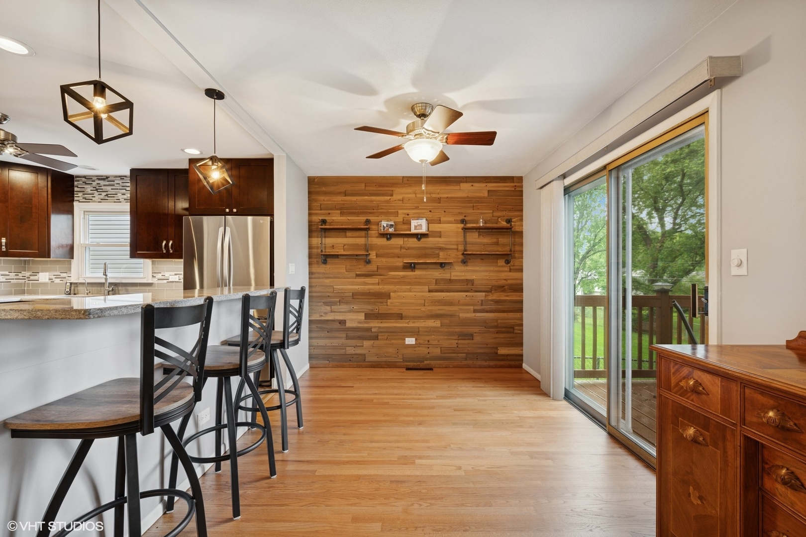 109 Chestnut Lane Wheeling, IL 60090 - Photo 7 of 21