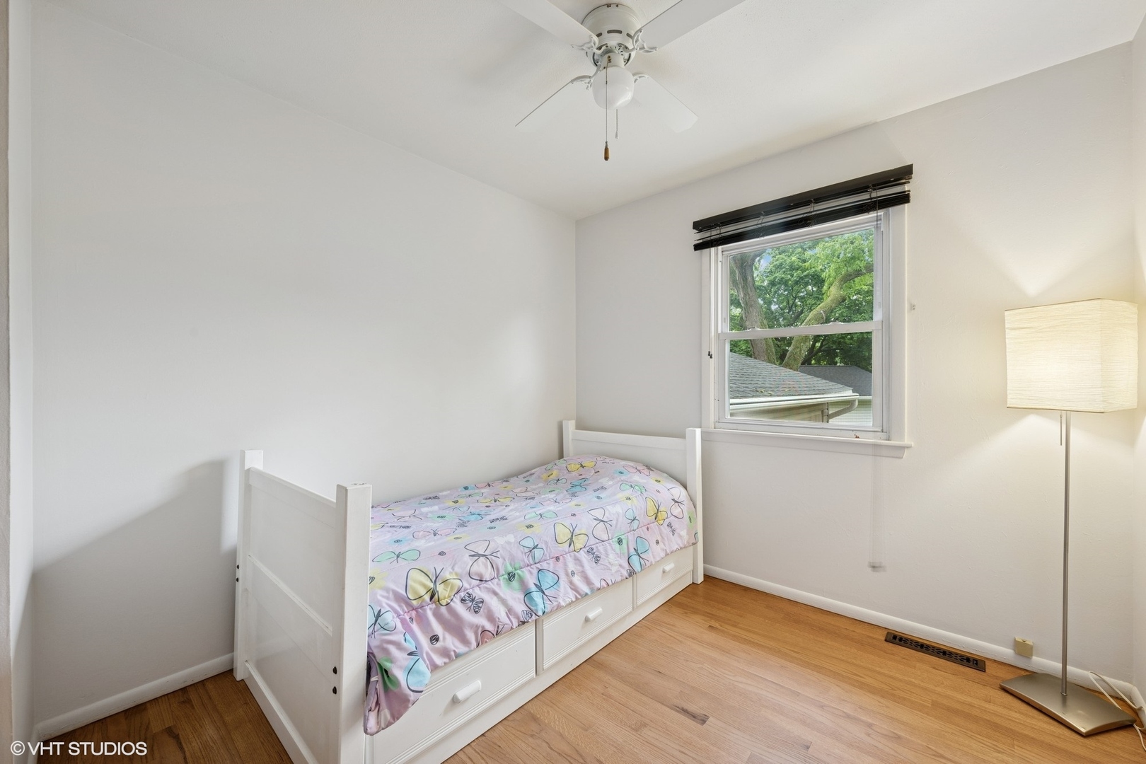 109 Chestnut Lane Wheeling, IL 60090 - Photo 10 of 21