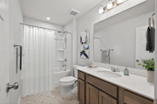 $559,900 | 1081 Oakwood Road, Newport, MN 55055