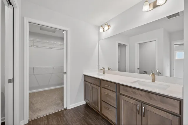 $559,900 | 1081 Oakwood Road, Newport, MN 55055