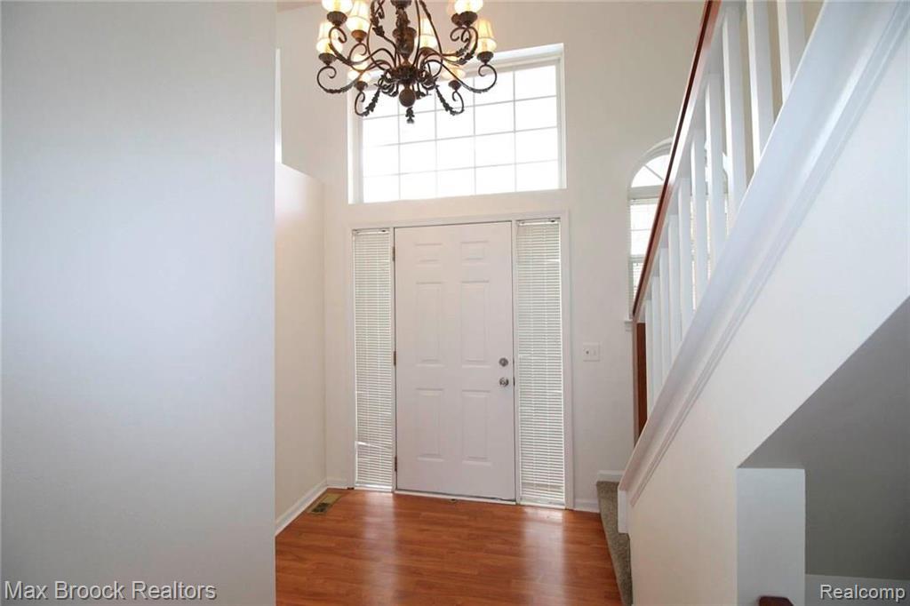 4689 Covington Court Rochester, MI 48306 - Photo 22 of 33