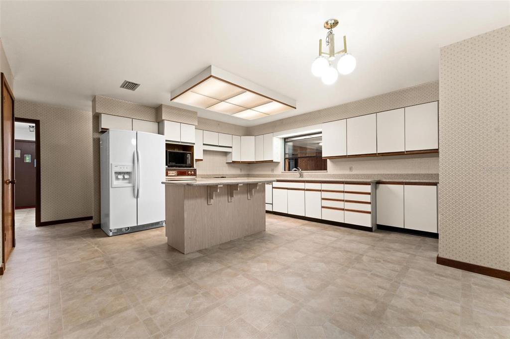 202 Bedford Road Altamonte Springs, FL 32714 - Photo 9 of 62 Gallery Image 9