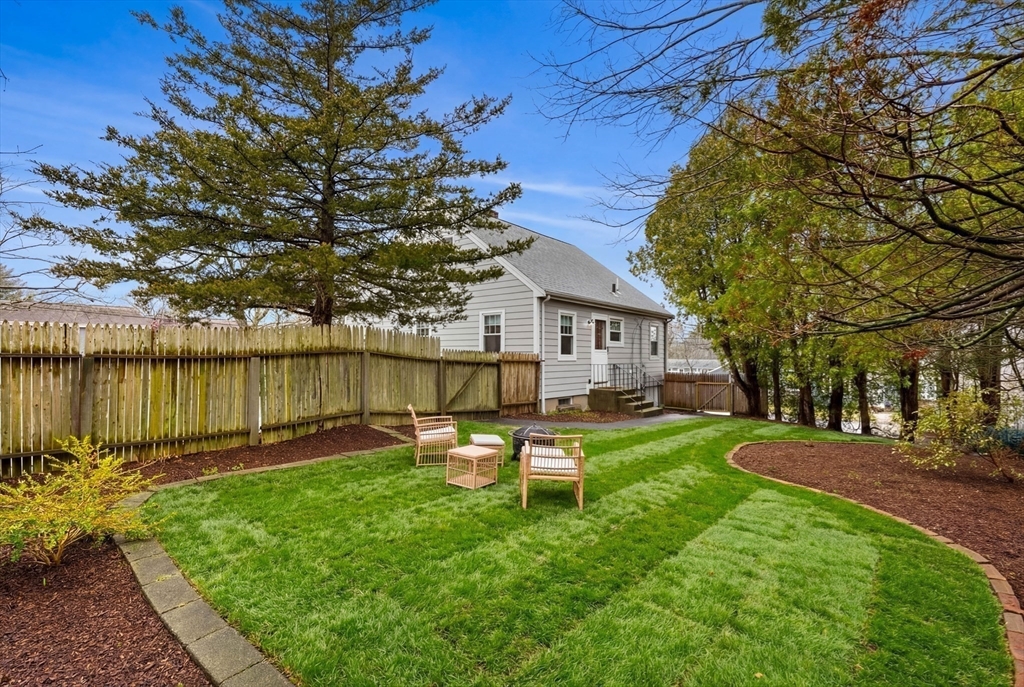 2 Girdler Road Marblehead, MA 01945 - Photo 23 of 30