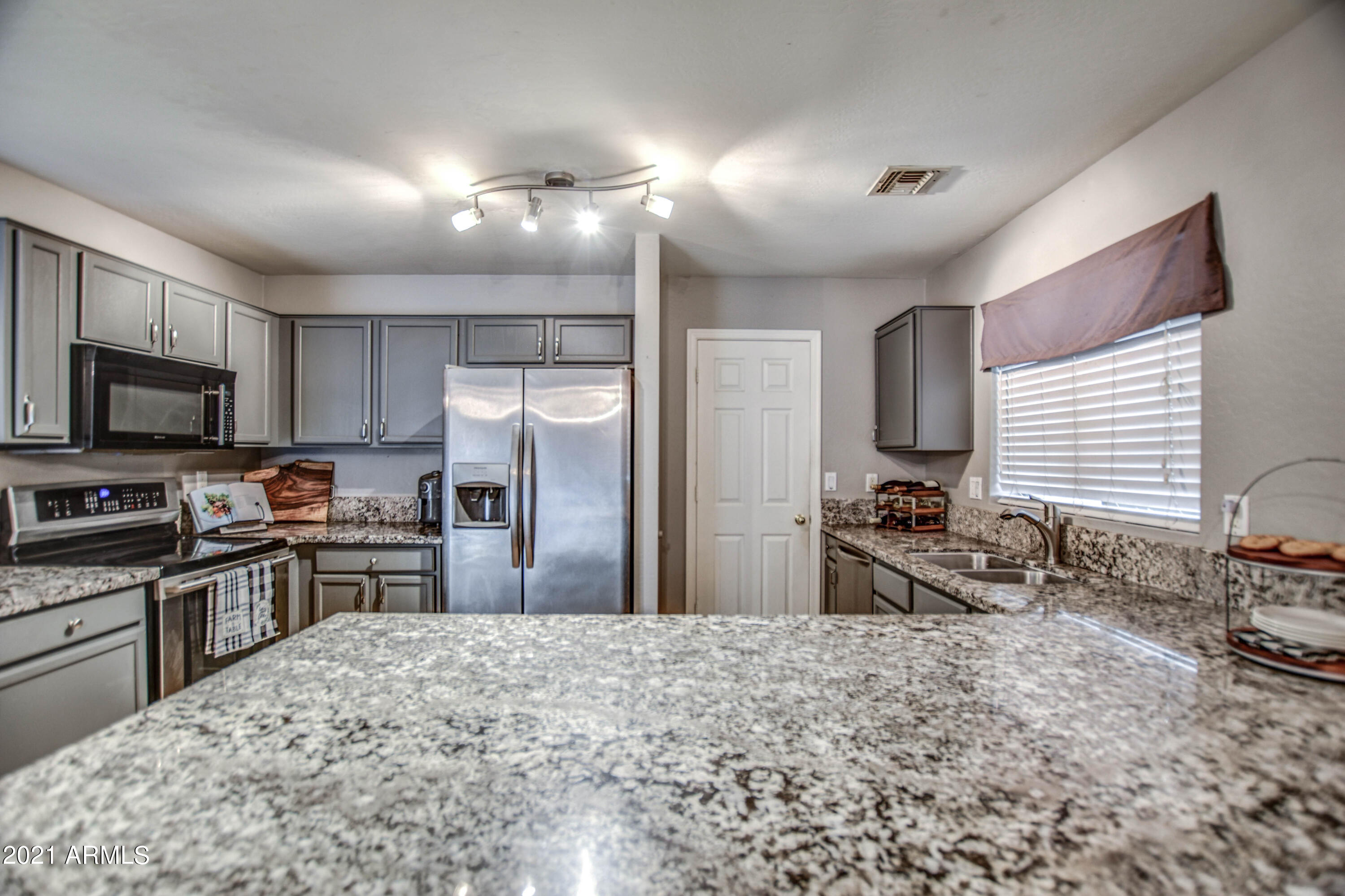 8609 West Cordes Road Tolleson, AZ 85353 - Photo 10 of 23 Tons of counter space