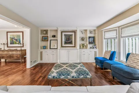 $749,000 | 1140 Hollybrook Drive, Wayzata, MN 55391