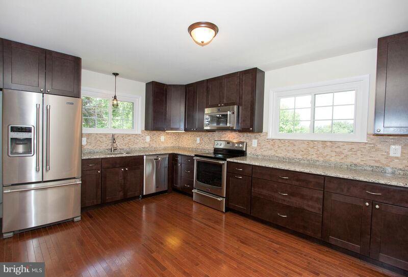 3790 Solomons Island Road Edgewater, MD 21037 - Photo 12 of 29 Kitchen