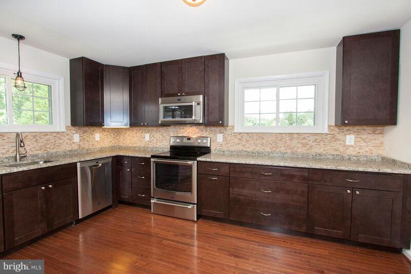 3790 Solomons Island Road Edgewater, MD 21037 - Photo 14 of 29 Kitchen