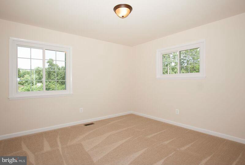 3790 Solomons Island Road Edgewater, MD 21037 - Photo 17 of 29 Bedroom