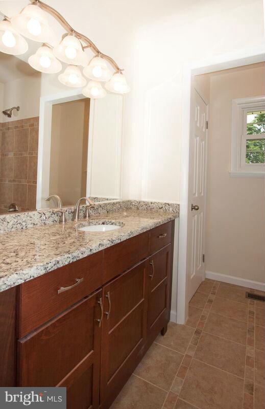 3790 Solomons Island Road Edgewater, MD 21037 - Photo 19 of 29 Bath