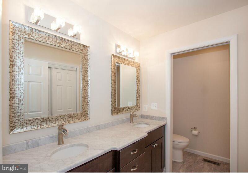 3790 Solomons Island Road Edgewater, MD 21037 - Photo 23 of 29 Bath (Master)