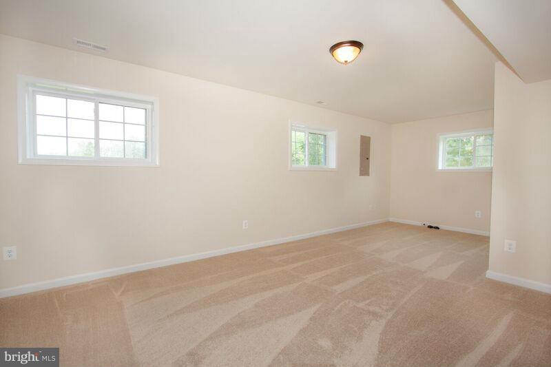 3790 Solomons Island Road Edgewater, MD 21037 - Photo 27 of 29 Bedroom
