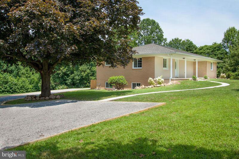 3790 Solomons Island Road Edgewater, MD 21037 - Photo 4 of 29 Exterior (Front)