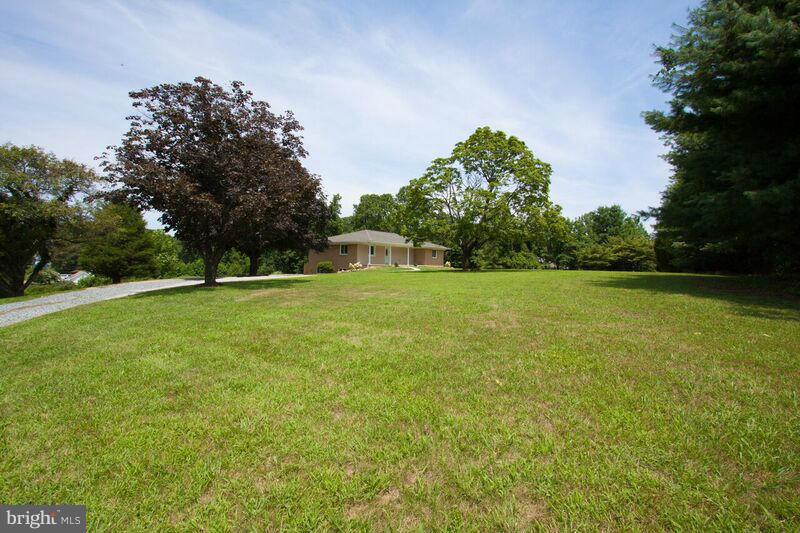 3790 Solomons Island Road Edgewater, MD 21037 - Photo 5 of 29 Exterior (Front)