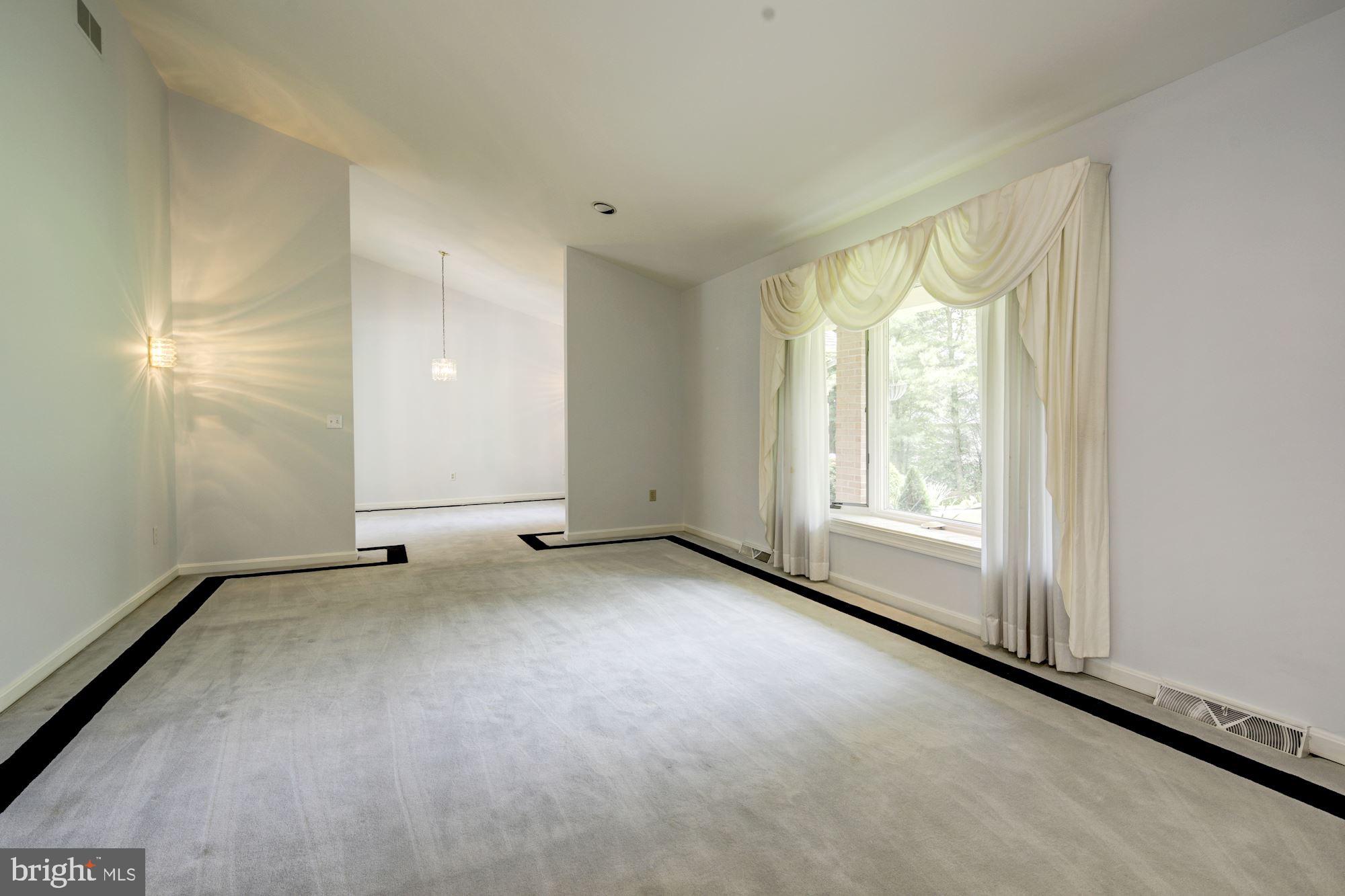 14223 Robcaste Road Phoenix, MD 21131 - Photo 29 of 57 Living Room