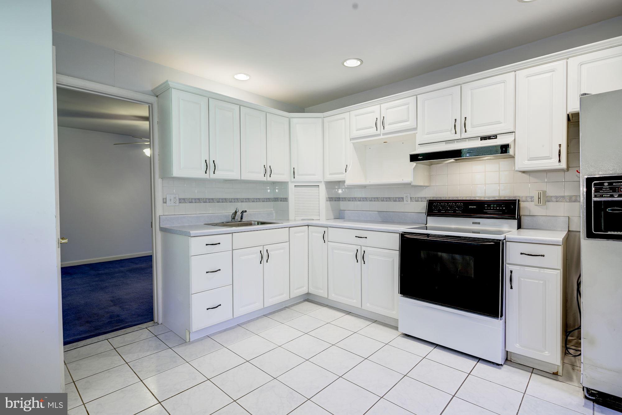 14223 Robcaste Road Phoenix, MD 21131 - Photo 49 of 57 In-law Suite Kitchen