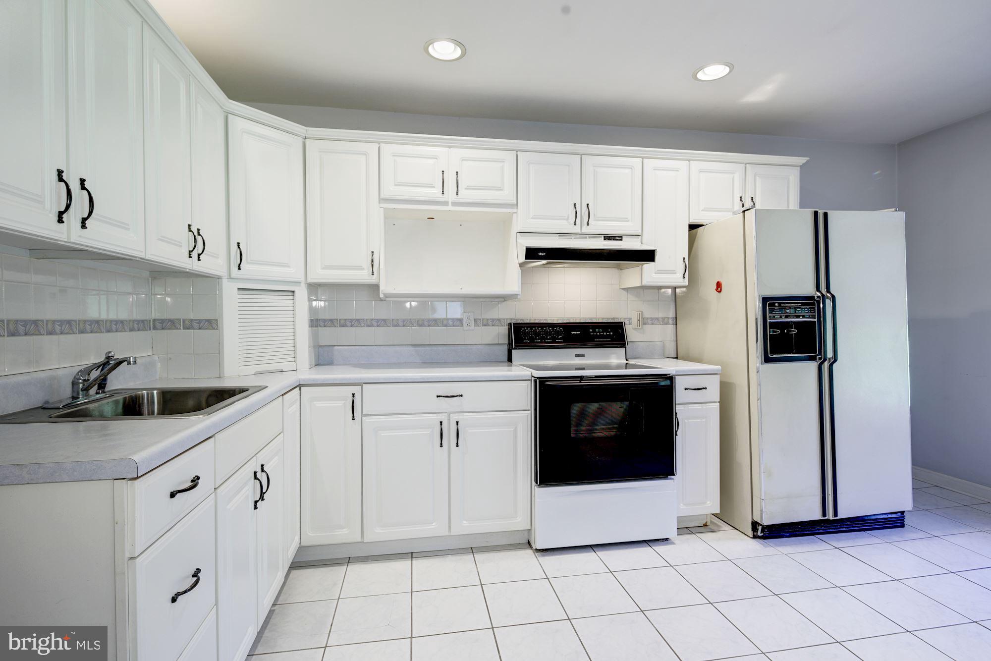 14223 Robcaste Road Phoenix, MD 21131 - Photo 50 of 57 In-law Suite Kitchen
